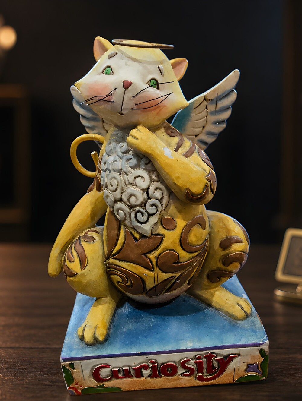 (#46) Jim Shore Yellow Angel Cat Figurine with Green Eyes Called "CURIOSITY"